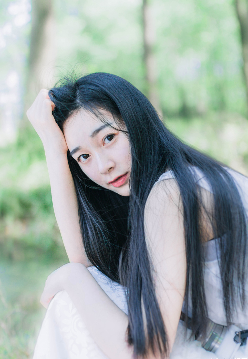 正常部队在被敌人攻上城墙的时候，不可避免的会惊慌失措，或者说士气大降吧，但这些胡人眼中，却根本没有这一类的情绪，有的只是一股莫名的兴奋。
